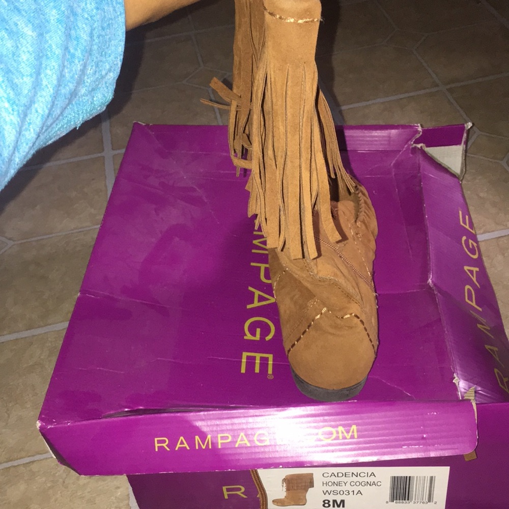 Boots - Picture 3 of 3